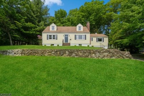 27 Dogwood Rd, Greystone Park NJ  07950-1918 exterior