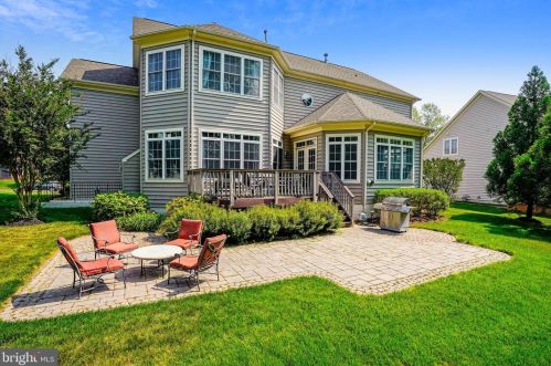 9128 Acadia Park Dr, Bristow, VA 20136-2105