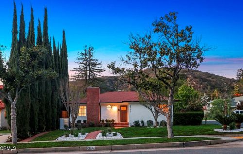 2111 Glenoaks Blvd, Glendale, CA 91201-1302