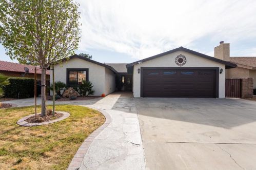 13819 Burning Tree Dr, Victorville, CA 92395-4808