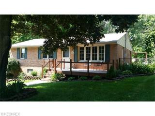 2227 48th St, Canton, OH 44705-3003