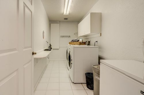 963 Ridgewood Ter, Tarpon Springs FL  34689-2622 exterior