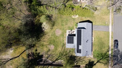 18 Sandalwood Dr, East Brunswick NJ  08816-4047 exterior