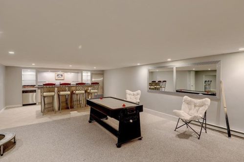 1 Morning Star Ct, Lincoln RI  02865-4586 exterior