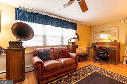 1113 Roeloffs Rd, Yardley PA  19067-4514 exterior
