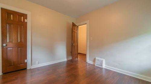 140 Elmwood Pl, Crown Point IN  46307-4324 exterior