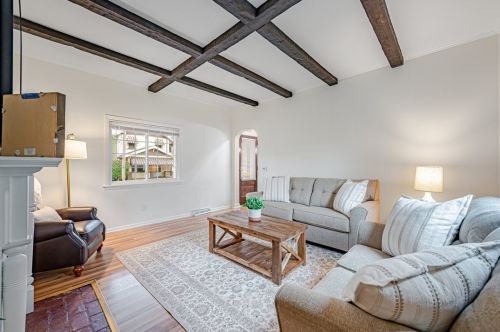 214 Loyalhanna Ave, Latrobe PA  15650-1724 exterior