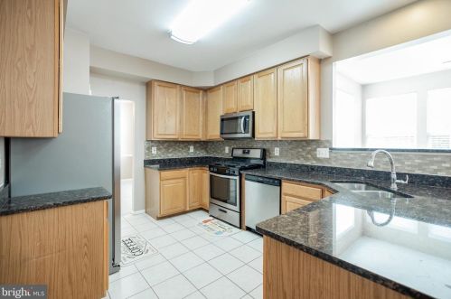 6249 Oakland Dr, Woodbridge VA  22193-7017 exterior