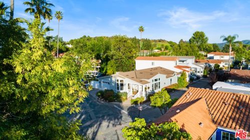 154 Navajo Ln, Topanga CA  90290-4451 exterior