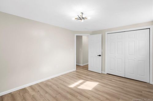 379 Mountain Rd, Hartford CT  06107-1028 exterior