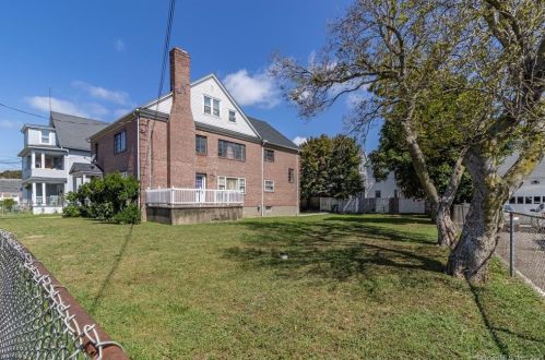 260 Whitney Ave, Bridgeport CT  06606-5439 exterior