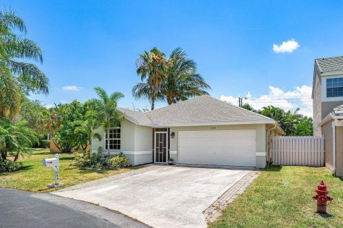 1049 Fairfax Cir, Boynton Beach, FL 33436-8602