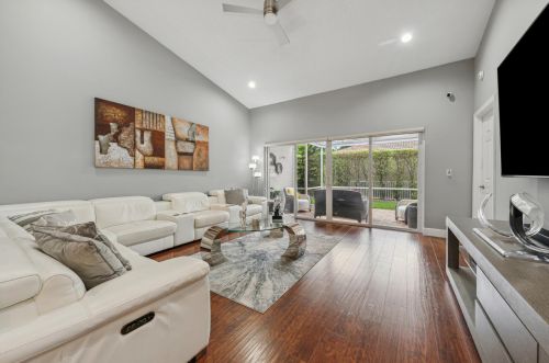 8572 Via Serena, Boca Raton, FL 33433-2238