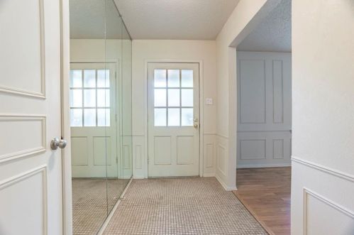 933 Bedford Ct, Hurst TX  76053-4151 exterior