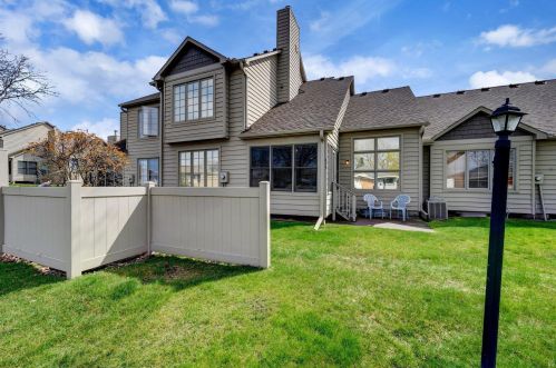 633 Sullivan Dr, Minneapolis, MN 55421-1740