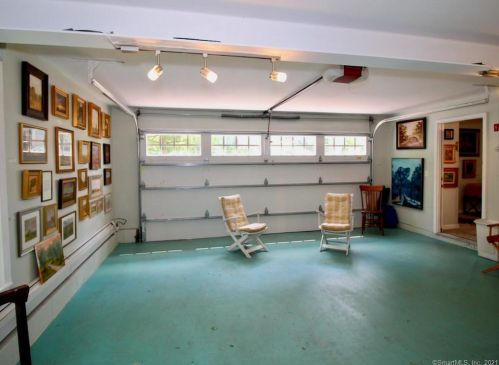 310 Main St, Wallingford CT  06492-2232 exterior