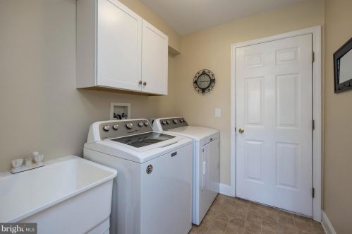 2015 School Rd, Pottstown PA  19465-8849 exterior