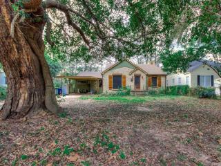 210 Albert Ave, Shreveport, LA 71105-3006