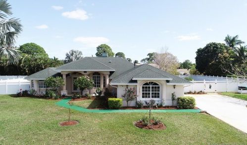 2465 Elston St, Fort Pierce, FL 34952-5568