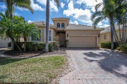 7032 Veneto Dr, Boynton Beach, FL 33437-3740