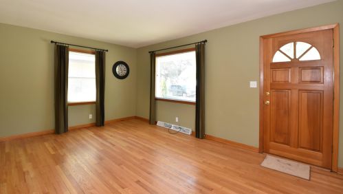 4132 Quincy Ave, Milwaukee, WI 53207-4472