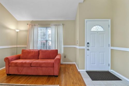 7 Woodfield Dr, Washingtonville NY  10992-1149 exterior