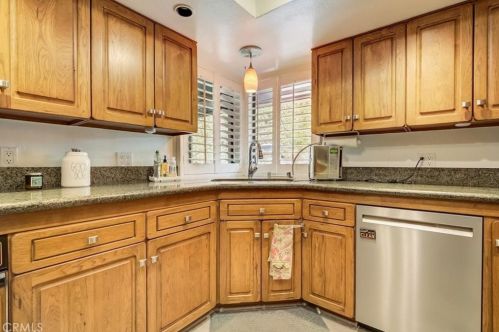 1672 Smiley Heights Dr, Redlands CA  92373-6533 exterior