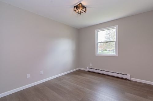 105 Joan St, Springfield MA  01129-1533 exterior