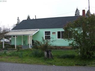 1288 Ellan St, Roseburg, OR 97470-2037