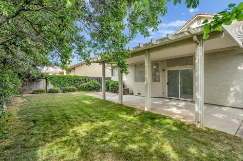 8702 White Peacock Way, Elk Grove CA  95624-3701 exterior