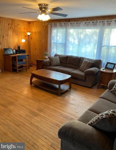572 Township Line Rd, Collegeville PA  19473-1602 exterior