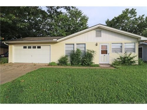 433 Highland Dr, Bartlesville, OK 74003-1418