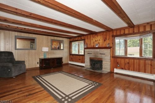 566 Stonetown Rd, Skyline Lakes NJ  07456-1311 exterior