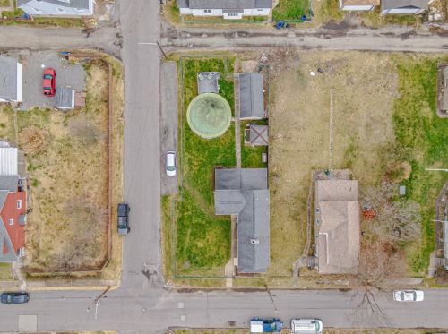 2703 Kansas St, Mckeesport PA  15132-7841 exterior