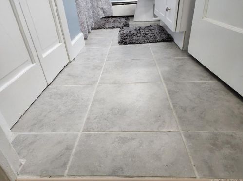 36 Pratt St, Norwich CT  06360-3733 exterior