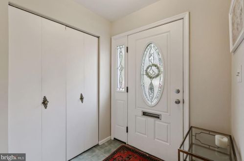 3341 Ardley Ct, Falls Church, VA 22041-2601