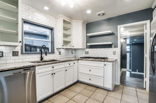 6831 Grand Ave, Dallas TX  75223-1105 exterior