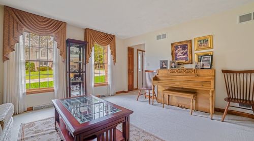 1150 Sullenberger Rd, Latrobe, PA 15650-9435