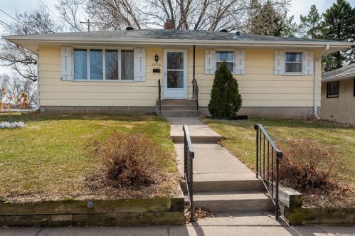 2256 5th St, Saint Paul, MN 55119-3905