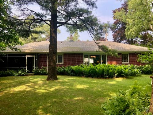 3232 Adams St, Two Rivers, WI 54241-1740