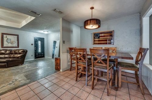 110 Chieftain Dr, Waxahachie TX  75165-1503 exterior