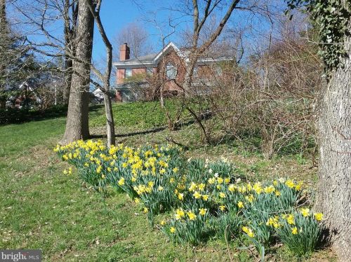 2 Farron Dr, Chadds Ford, PA 19317-9200