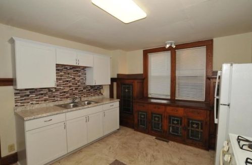 1600 35, Milwaukee WI 53215-1827 exterior