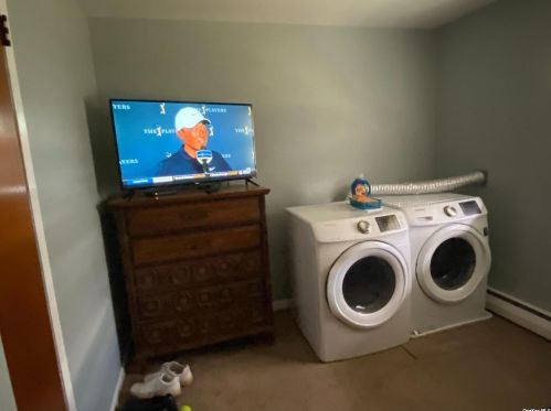 672 Larkfield Rd, Elwood NY  11731-5914 exterior