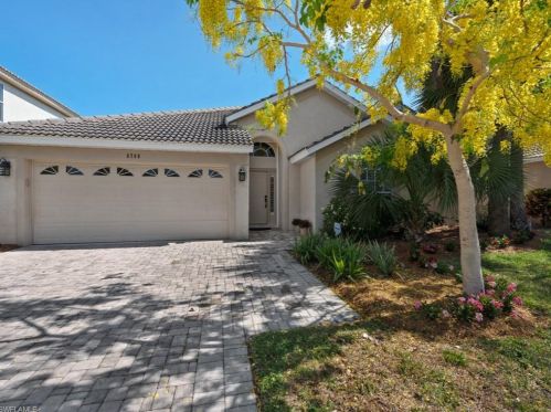 6760 Southern Oak Ct, Naples, FL 34109-7830