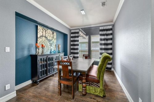 1155 Sunlight Dr, Lewisville TX  75028-4051 exterior