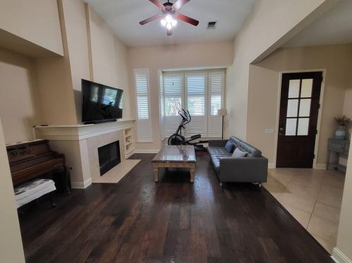 2029 Emma Long St, Austin TX  78723-5392 exterior