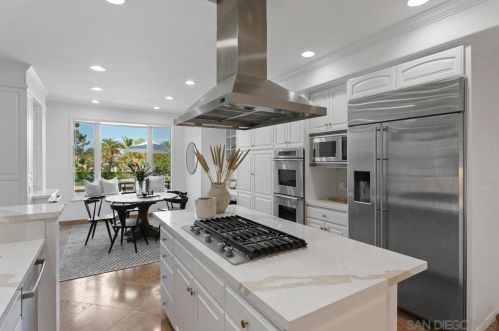 4710 Plummer Ct, San Diego CA  92130-1338 exterior