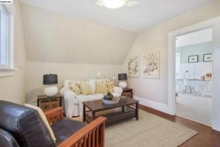 722 61st St, Oakland CA  94609-1208 exterior