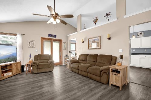 1884 Shoshone Dr, London OH  43140-9020 exterior